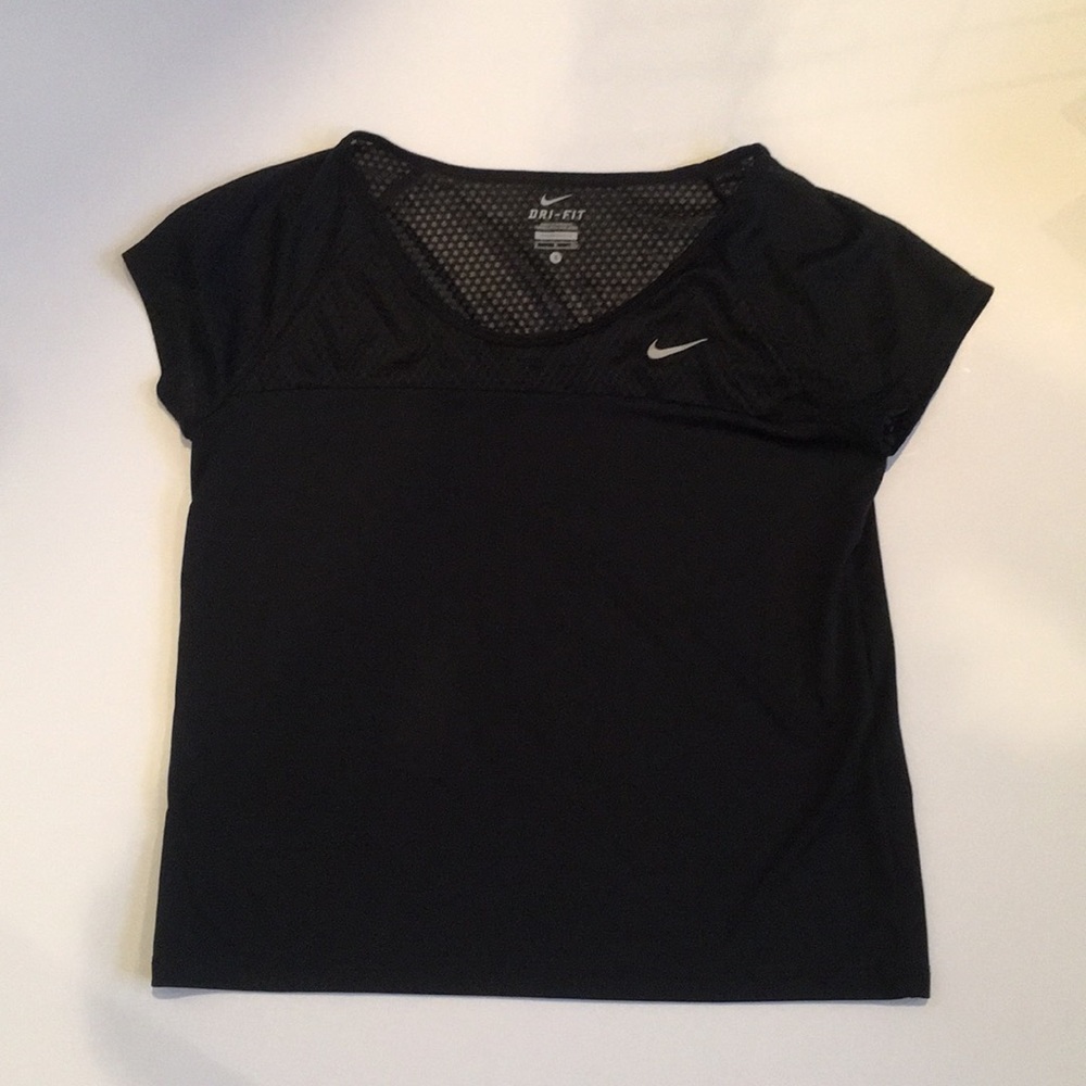 ✔️NIKE dri-fit top!